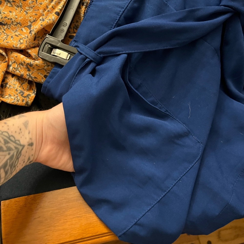 Loose fit blue shorts - Picture 4 of 4